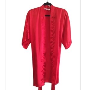 Frederick's of Hollywood Vintage Vibrant Red Satin Short Sleeve Robe Size S